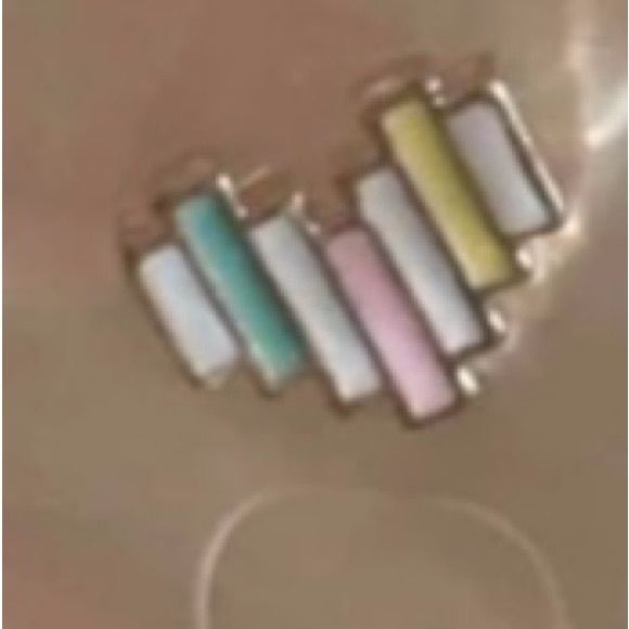 Pixelated Heart Pastel Retro Pixel Resolution Arcade Video Game Valentine’s Stud - Picture 6 of 6